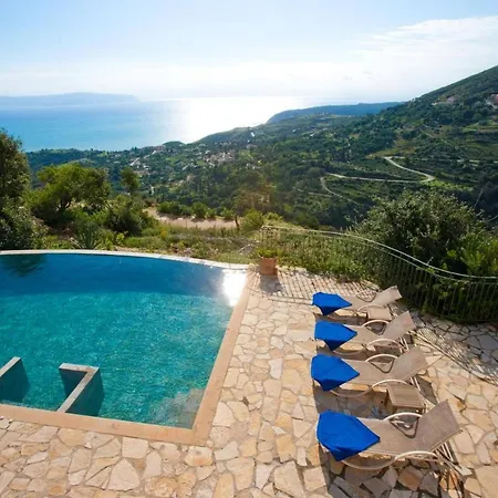 Sleeps 8 Pool Air Con Wifi *